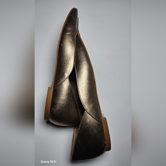 LK Bennett Metallic Gold Flats - Picture 4 of 6
